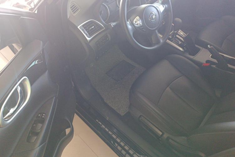 日产 轩逸 2022款 改款 经典 1.6XL CVT豪华版中控内饰20