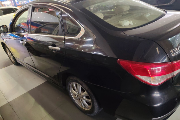 日产 轩逸 2018款 经典 1.6XE+ CVT领先版车身外观4