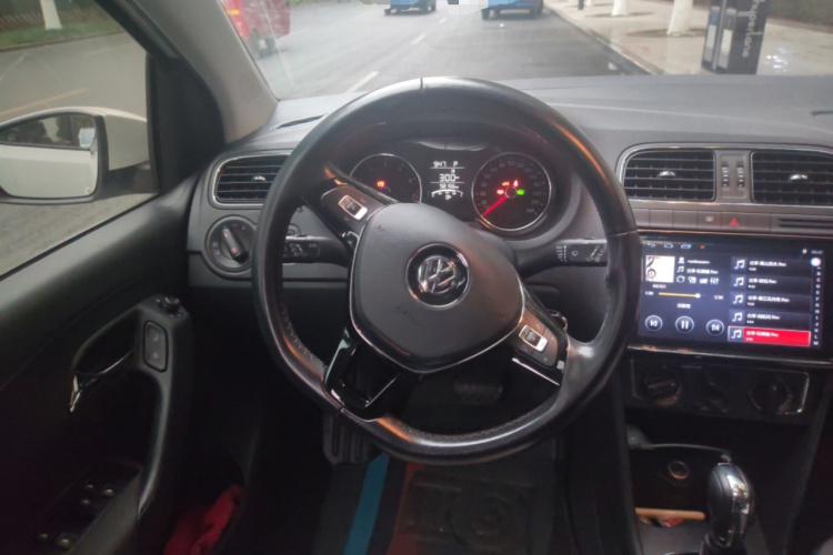 大众 Polo 2016款 1.6L 自动舒适型中控内饰13
