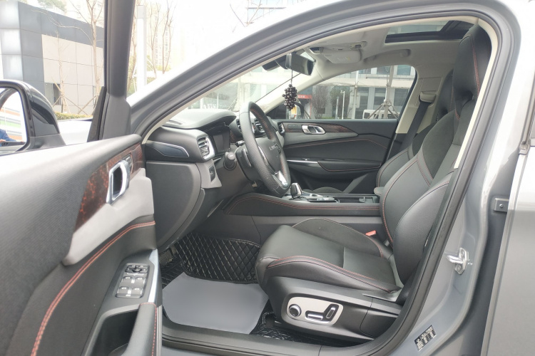 领克02 2019款 1.5T DCT两驱劲Pro版 国VI中控内饰7003