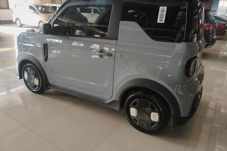 吉利银河 2025款 210km 熊猫卡丁车身外观4