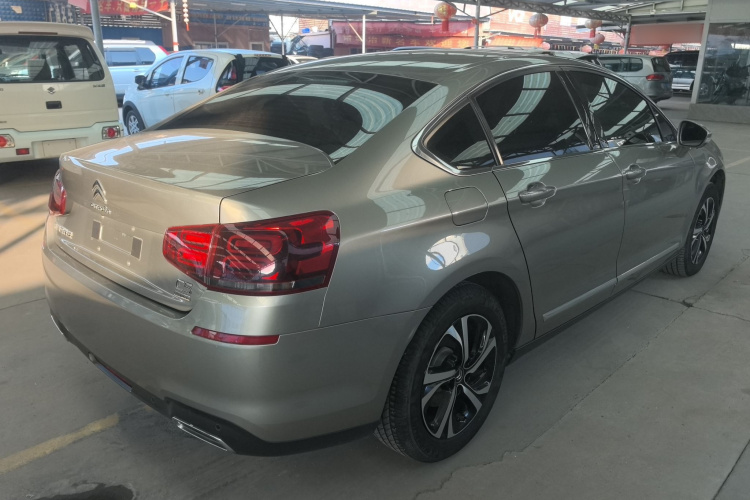 雪铁龙C5 2017款 350THP 自动豪华型车身外观7