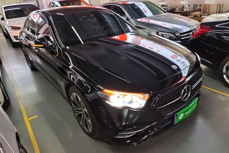 奔驰E级 2024款 改款 E 300 L 时尚运动型车身外观3