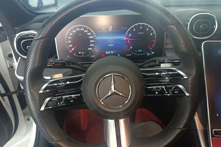 奔驰C级 2022款 C 200 L 运动版中控内饰13