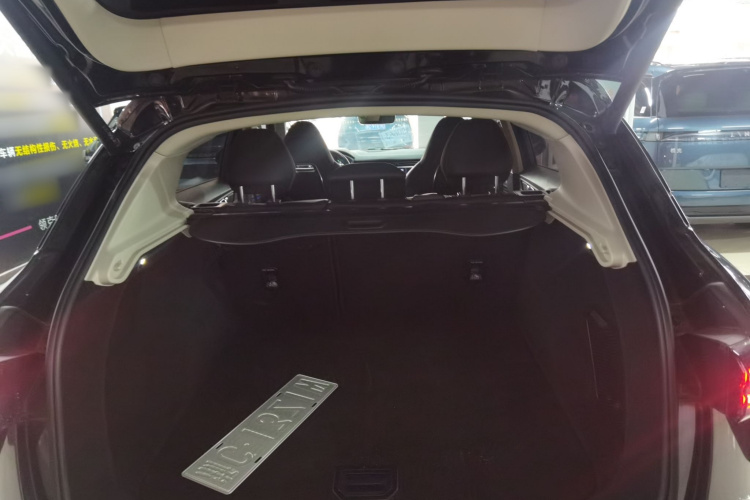 领克01 2023款 2.0TD 两驱型Pro机舱底盘23