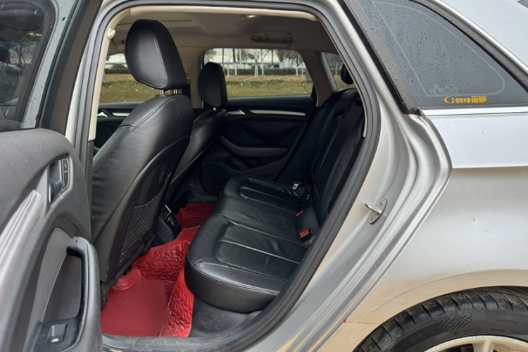 奥迪A3 2014款 Sportback 35 TFSI 自动舒适型中控内饰7007