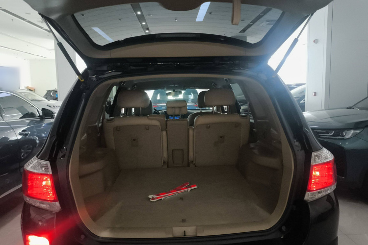 丰田 汉兰达 2012款 2.7L 两驱5座精英版局部细节23