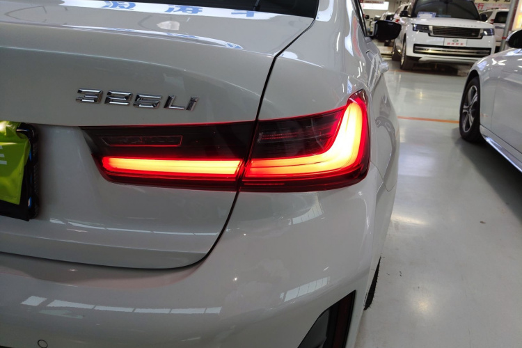 宝马3系 2024款 325Li M运动套装车身外观9