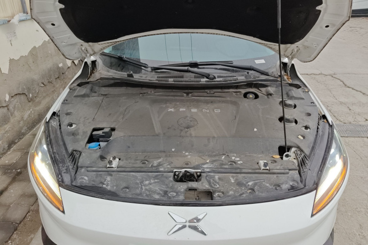 小鹏G3 2019款 智享版机舱底盘24