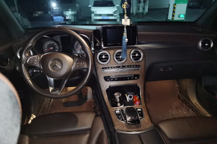 奔驰GLC 2016款 GLC 300 4MATIC 动感型中控内饰12