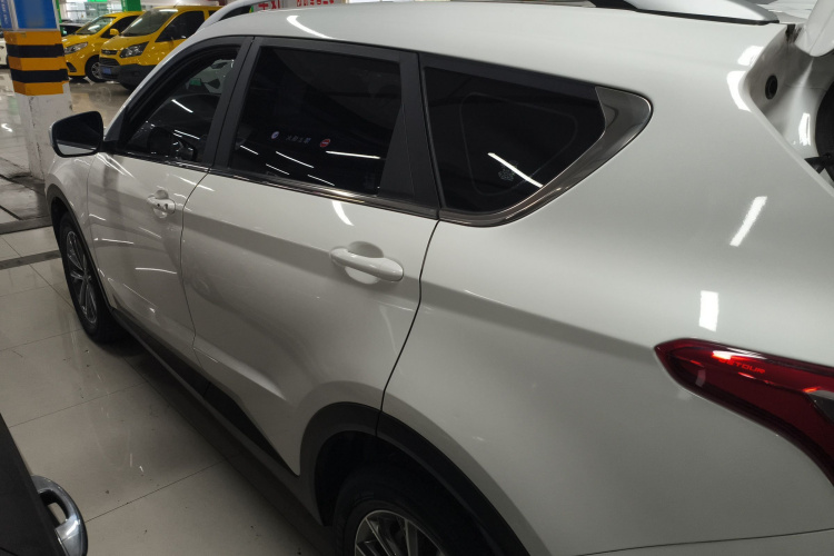 捷途X70 2019款 1.5T DCT悦行版车身外观4