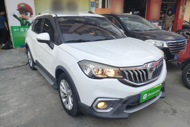 中华V3 2017款 1.5L 手动智能型车身外观6002