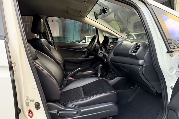 本田 飞度 2014款 1.5L LX CVT舒适型中控内饰7003