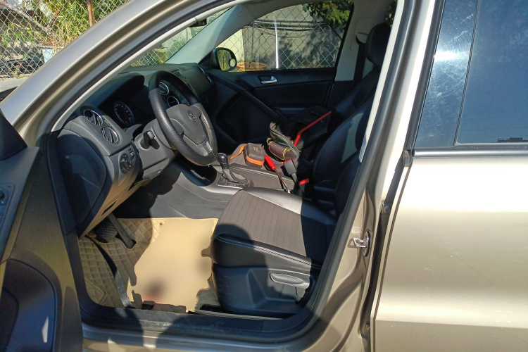 大众 途观 2016款 300TSI 自动两驱风尚版中控内饰19