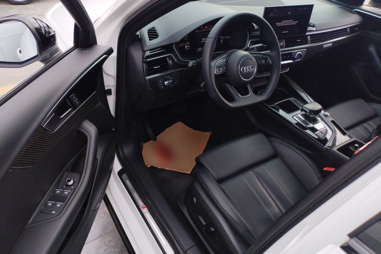 奥迪A4L 2022款 45 TFSI quattro 臻选动感型中控内饰20