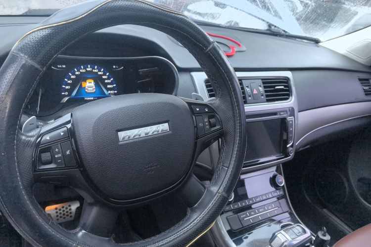 哈弗H8 2017款 2.0T 汽油两驱智享型中控内饰12