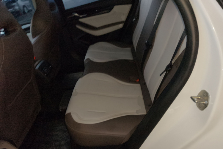 比亚迪 秦PLUS 2023款 冠军版 DM-i 55KM领先型中控内饰21