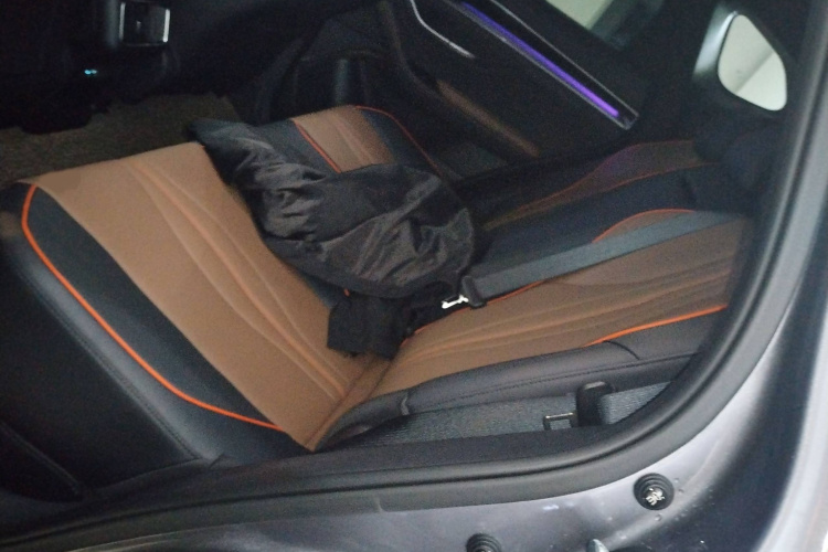 比亚迪 宋PLUS新能源 2021款 DM-i 100KM 四驱旗舰PLUS中控内饰7004