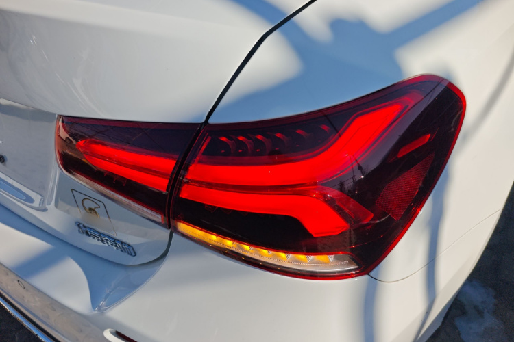 奔驰A级 2019款 A 200 L车身外观9