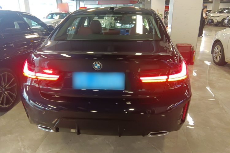 宝马3系 2025款 325i M运动套装车身外观6