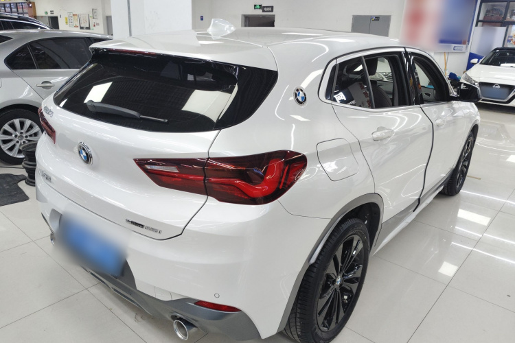 宝马X2 2023款 sDrive25i M越野套装车身外观7