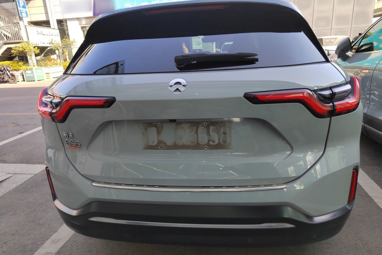 蔚来ES6 2020款 610KM 性能版车身外观6