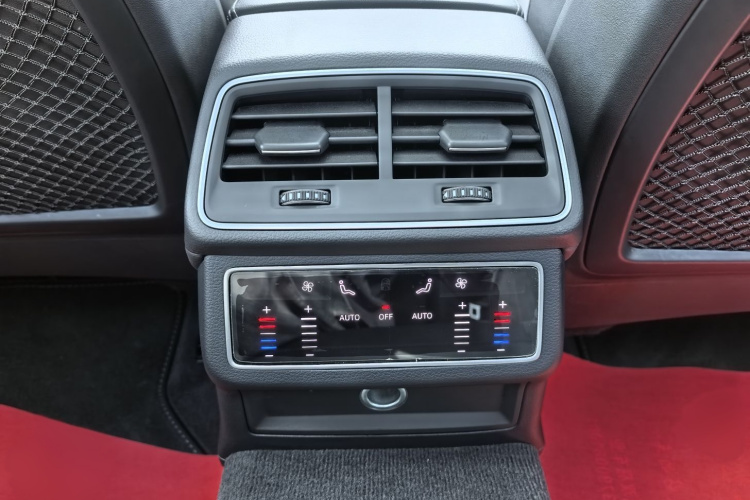 奥迪A6L 2020款 45 TFSI 臻选动感型中控内饰7006