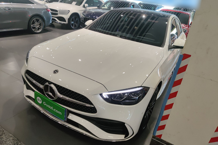 奔驰C级 2023款 改款 C 260 L 运动版车身外观1
