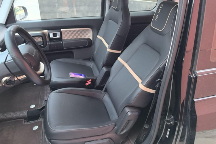 宝骏KiWi EV 2022款 设计师轻享版 三元锂中控内饰7004