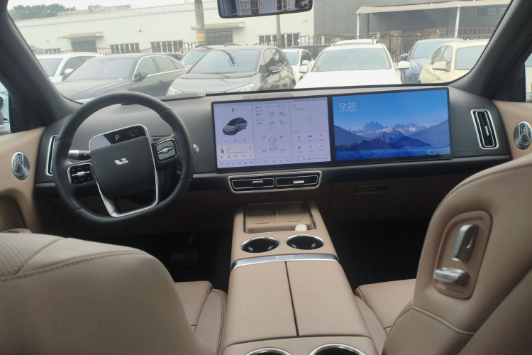 理想汽车 理想L9 2025款 Ultra 智能焕新版中控内饰12