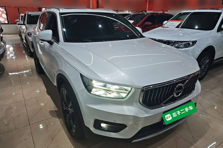 沃尔沃XC40 2020款 T4 四驱智远豪华版车身外观3