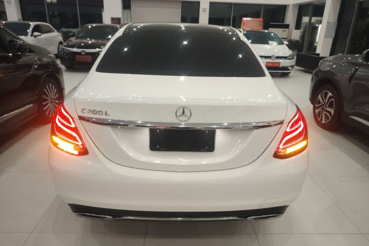 奔驰C级 2017款 改款 C 200 L车身外观6