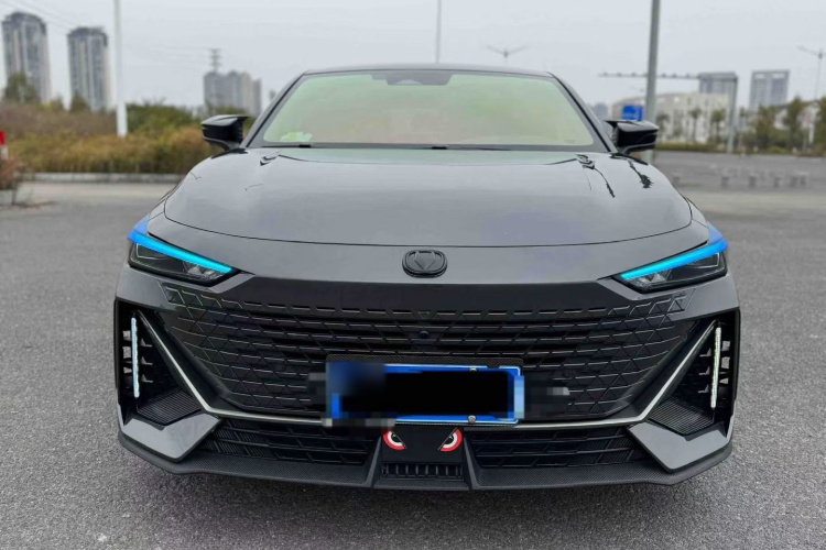 长安UNI-V 2025款 1.5T 500Bar高能版车身外观2