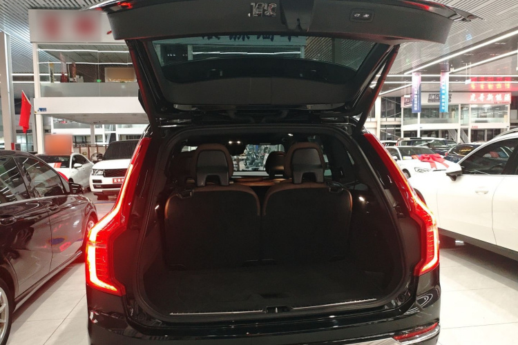 沃尔沃XC90 2021款 B6 智逸豪华版 7座机舱底盘23