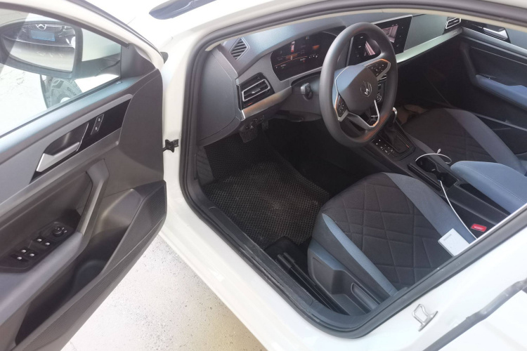 大众 朗逸 2023款 1.5L 自动得逸版中控内饰7003