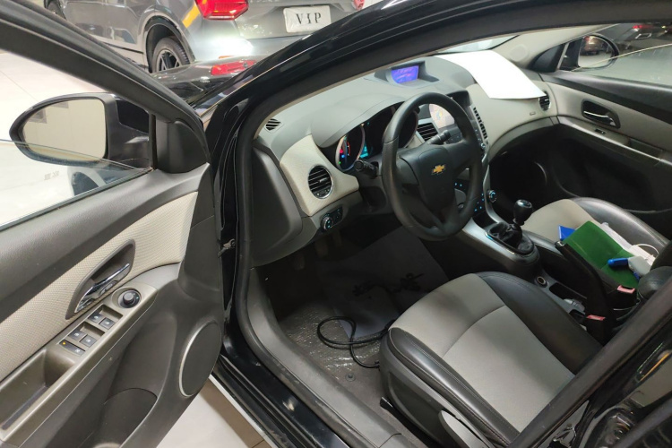 雪佛兰 科鲁兹 2014款 1.6L SL百万纪念版 MT中控内饰7003