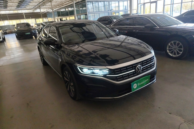 大众 帕萨特 2022款 330TSI 豪华版车身外观3