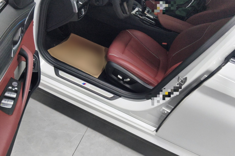 宝马5系新能源 2022款 改款 535Le M运动套装中控内饰20