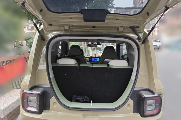 吉利银河 2025款 210km 熊猫骑士中控内饰23