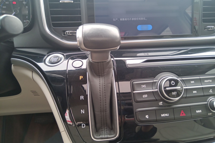 广汽传祺 传祺M8 2018款 320T 尊贵版局部细节18