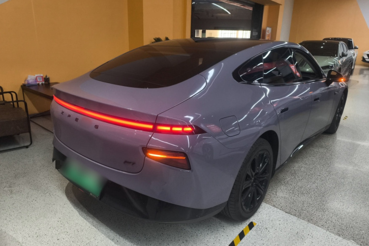 小鹏P7 2020款 670N车身外观7