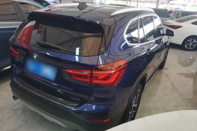 宝马X1 2018款 xDrive20Li 尊享型车身外观6005