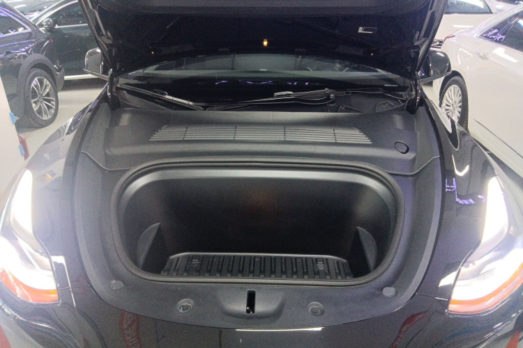 特斯拉 Model Y 2023款 后轮驱动版机舱底盘24