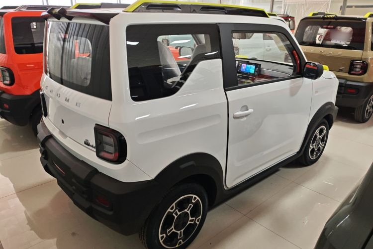 吉利银河 2025款 210km 熊猫骑士车身外观7