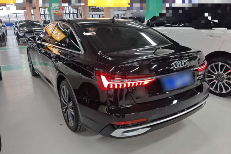 奥迪A6L 2025款 45 TFSI quattro 臻选动感型车身外观4