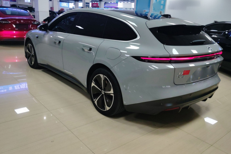 蔚来ET5T 2023款 75kWh Touring车身外观4