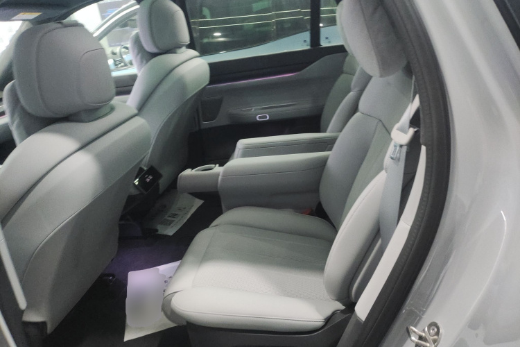 蔚来ES8 2024款 75kWh中控内饰7004