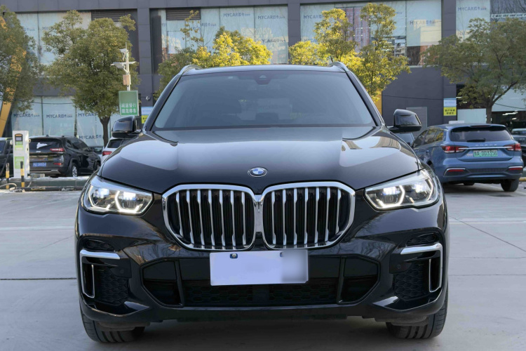 宝马X5 2022款 改款 xDrive 30Li 尊享型M运动套装车身外观6002