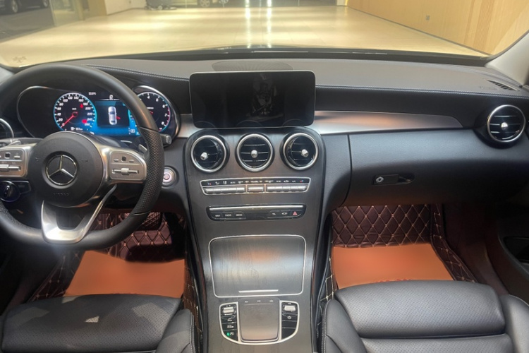 奔驰C级 2021款 C 200 L 时尚型运动版中控内饰7007