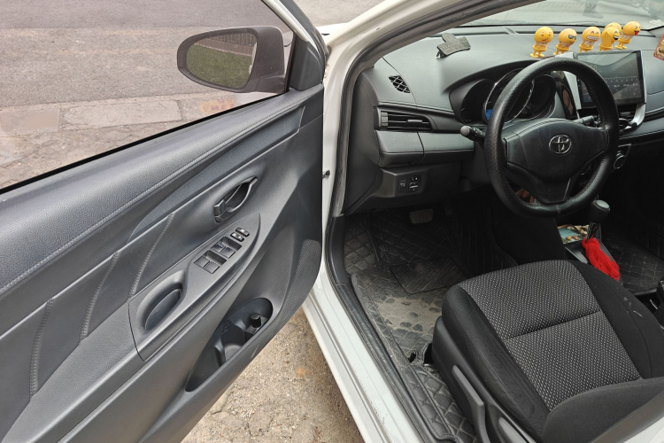 丰田 威驰FS 2019款 1.5L CVT锋驰版中控内饰20